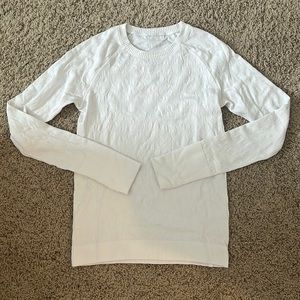 Lululemon white floral fitted long sleeve tee